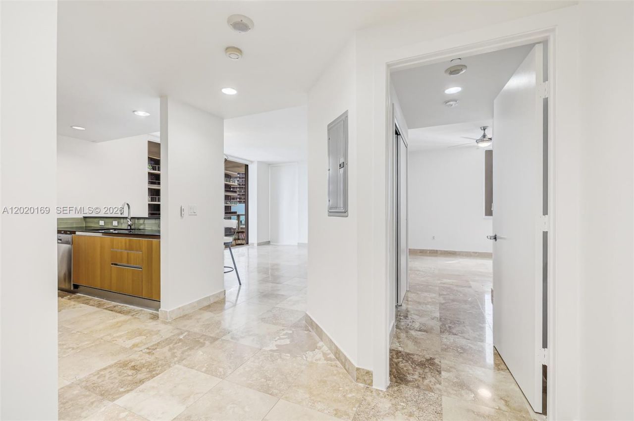 1050 Brickell Ave , Unit 2320, Miami, FL 33131 Photo
