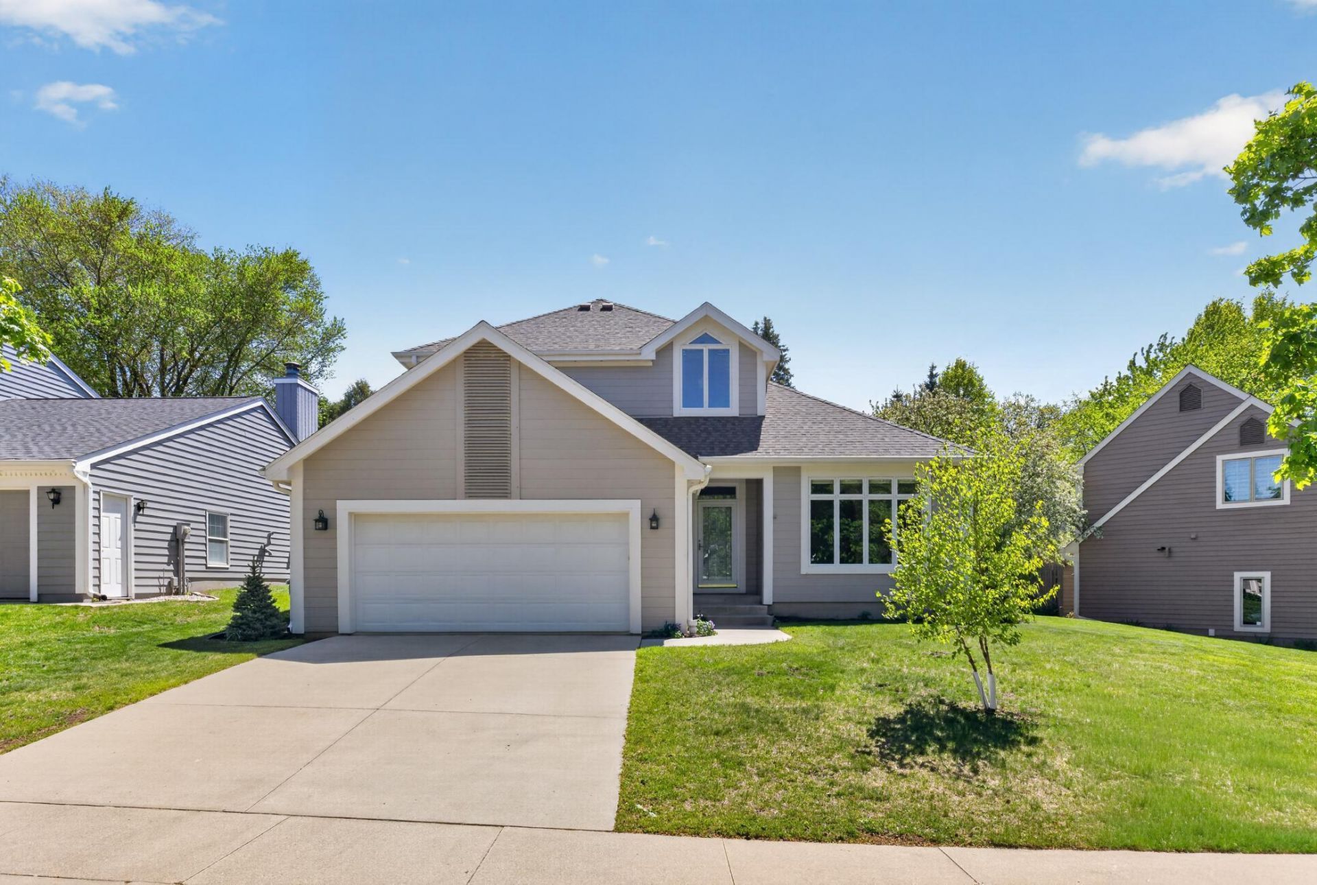 1052 Foxcroft Circle SW, Rochester, MN 55902