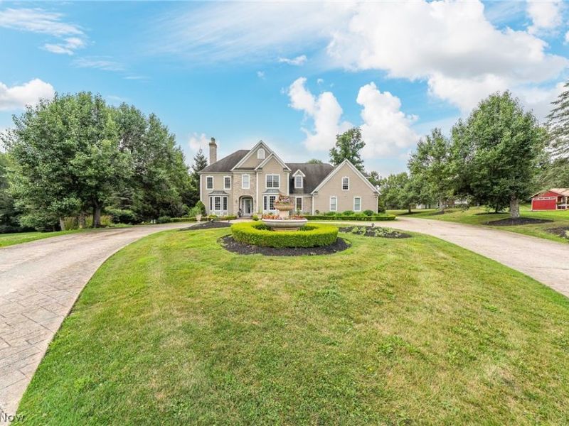 915 Creek View Drive, Aurora, OH 44202 Photo 1
