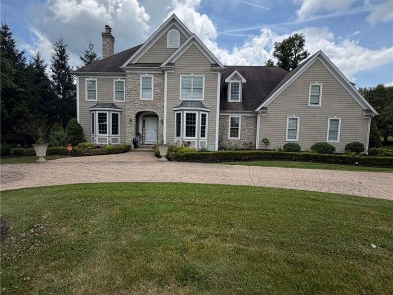 915 Creek View Drive, Aurora, OH 44202 Photo 1