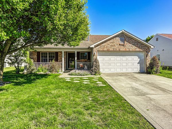 986 Youngs Creek Drive, Franklin, IN 46131