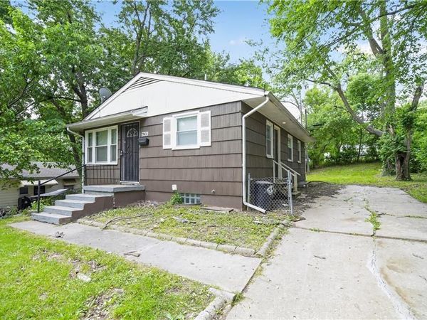 7801 E 48th Street, Kansas City, MO 64129
