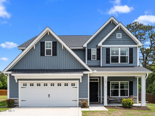 303 Red Cedar Drive , Sneads Ferry, NC 28460