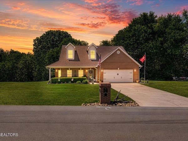 2017 Cherokee Drive, Maryville, TN 37801