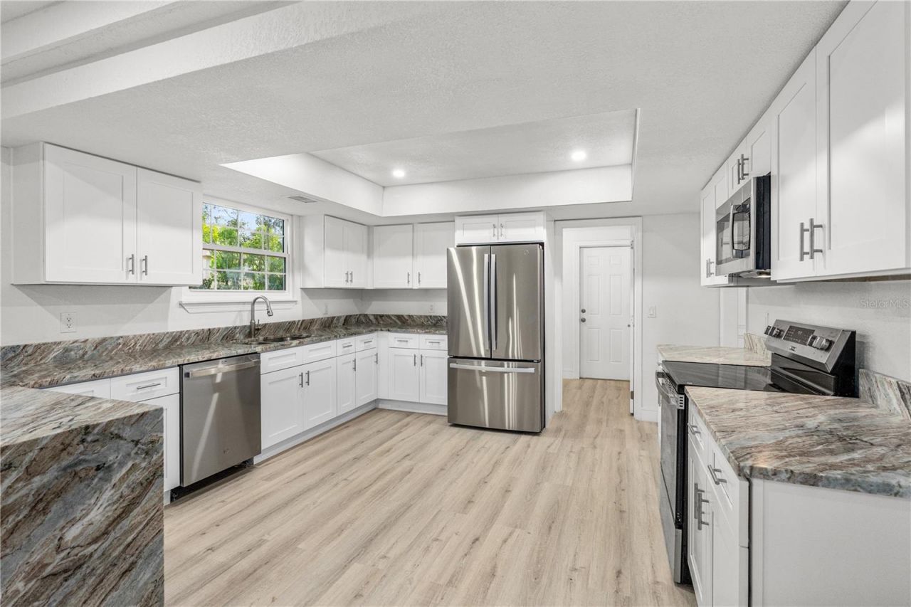 475 E Wisconsin Avenue , Orange City, FL 32763 Photo