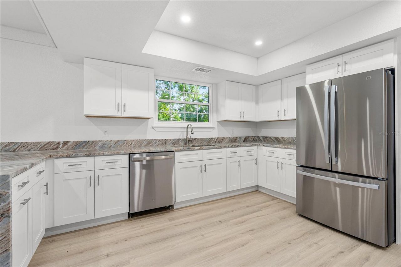 475 E Wisconsin Avenue , Orange City, FL 32763 Photo