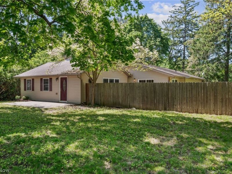 10137 Johnnycake Ridge Road, Concord Township, OH 44077 Photo 4