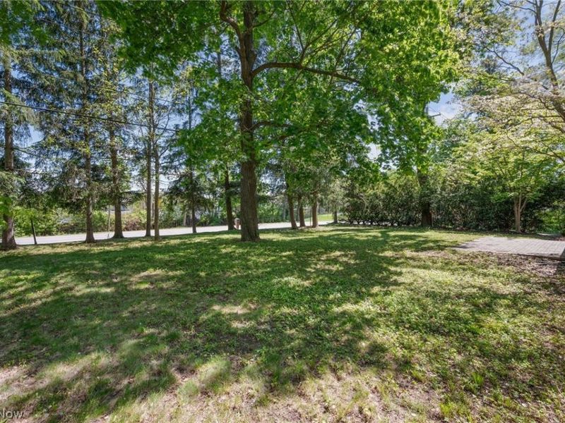 10137 Johnnycake Ridge Road, Concord Township, OH 44077 Photo 6