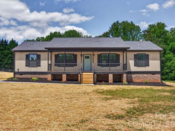 2979 Durant Drive , Winston Salem, NC 27107