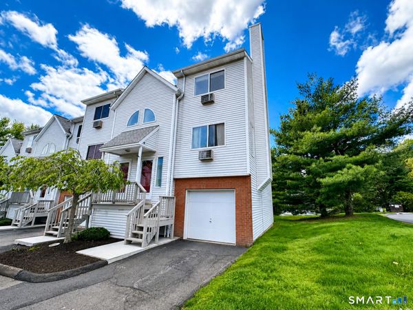 925 Oronoke, Unit 13J, Waterbury, CT 06708