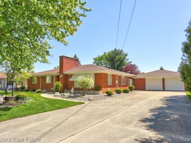 275 S Airport Road, Buena Vista Twp, MI 48601