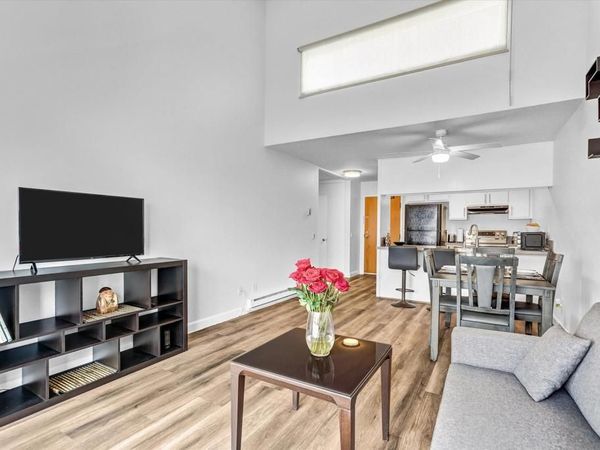 8034 Linda Vista rd, Unit 2V, San Diego, CA 92111