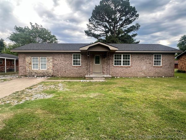 604 S 1st Street , Henryetta, OK 74437