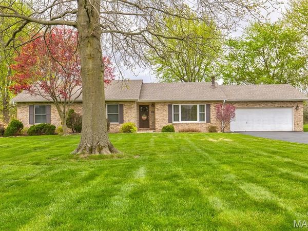 403 Northfork Drive , Brighton, IL 62012