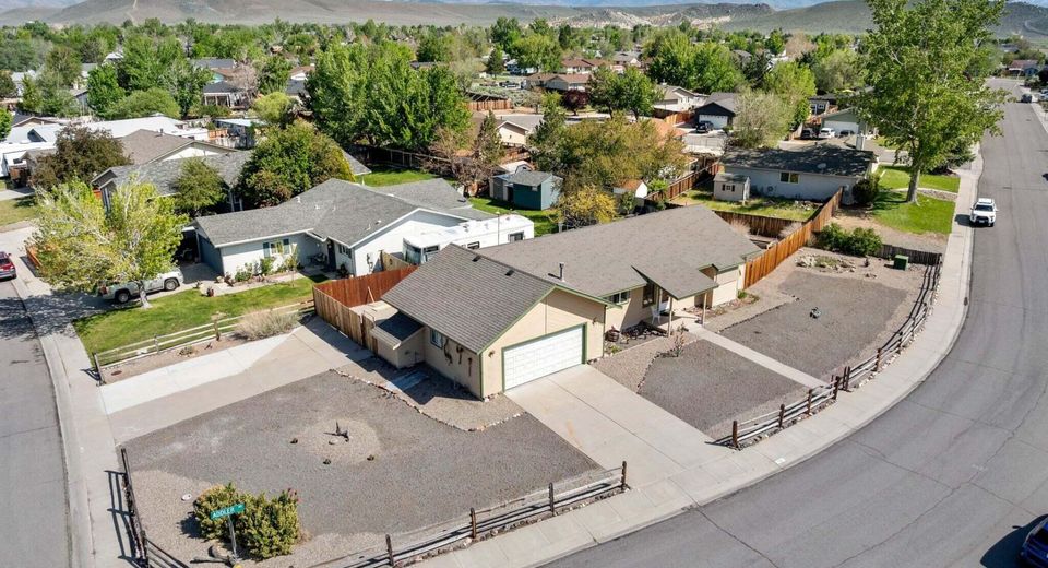 725 Addler Road, Gardnerville, NV 89460 Photo