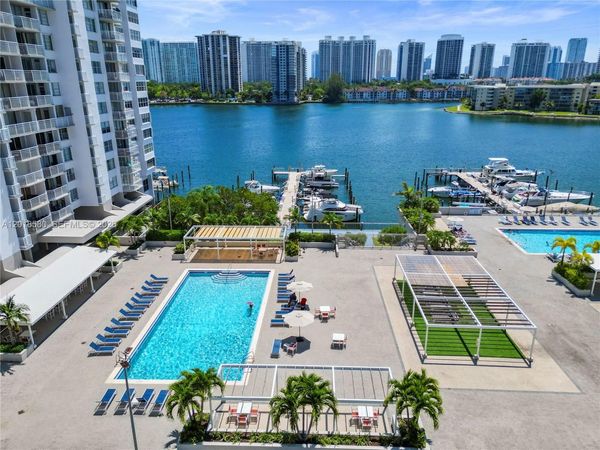 18011 Biscayne Blvd , Unit 705, Aventura, FL 33160