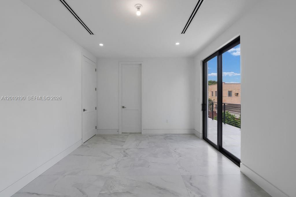 2265 SW 4 St , Miami, FL 33135 Photo