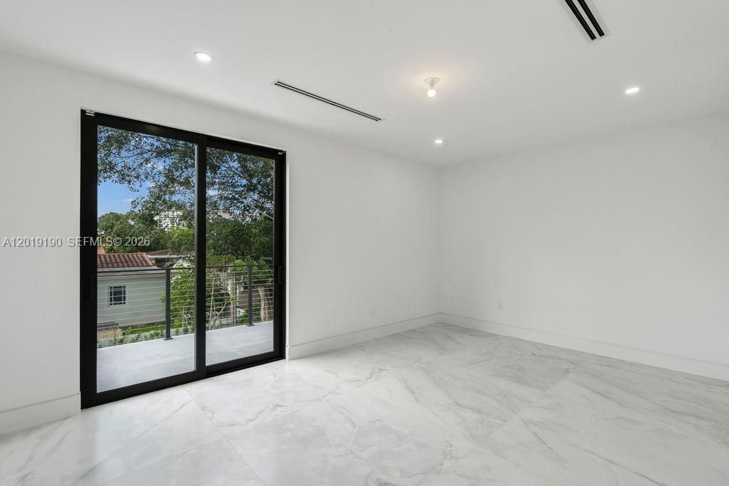 2265 SW 4 St , Miami, FL 33135 Photo