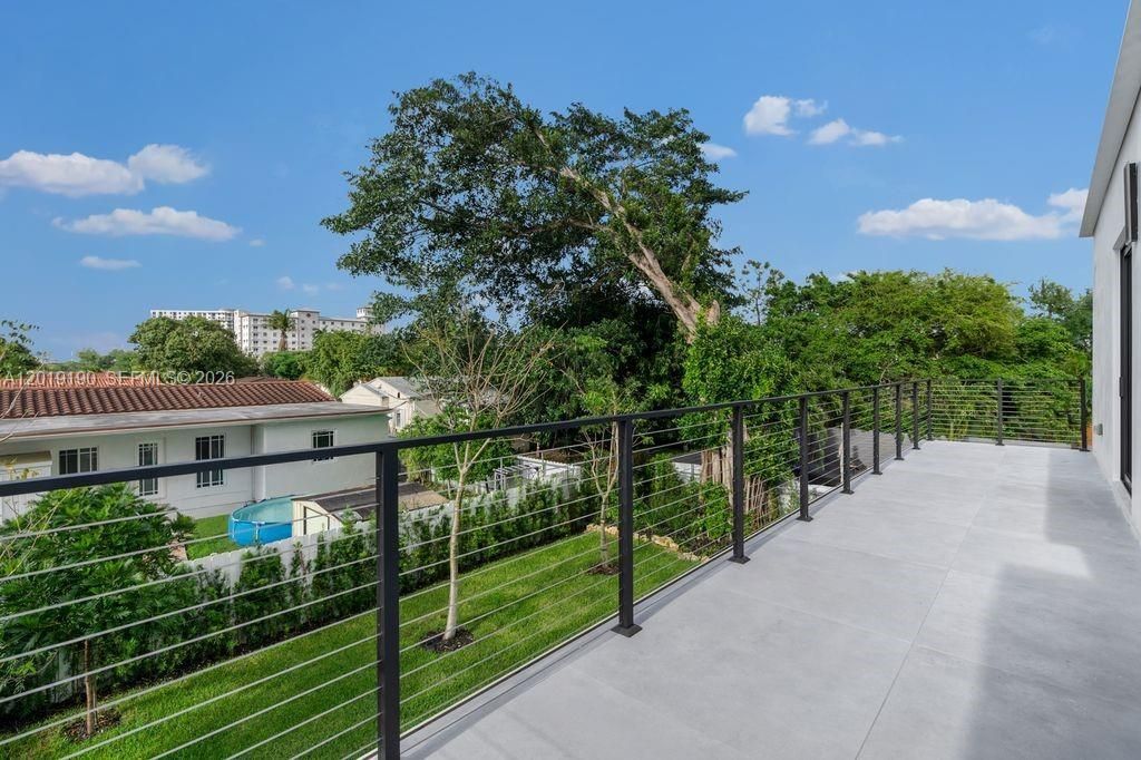 2265 SW 4 St , Miami, FL 33135 Photo