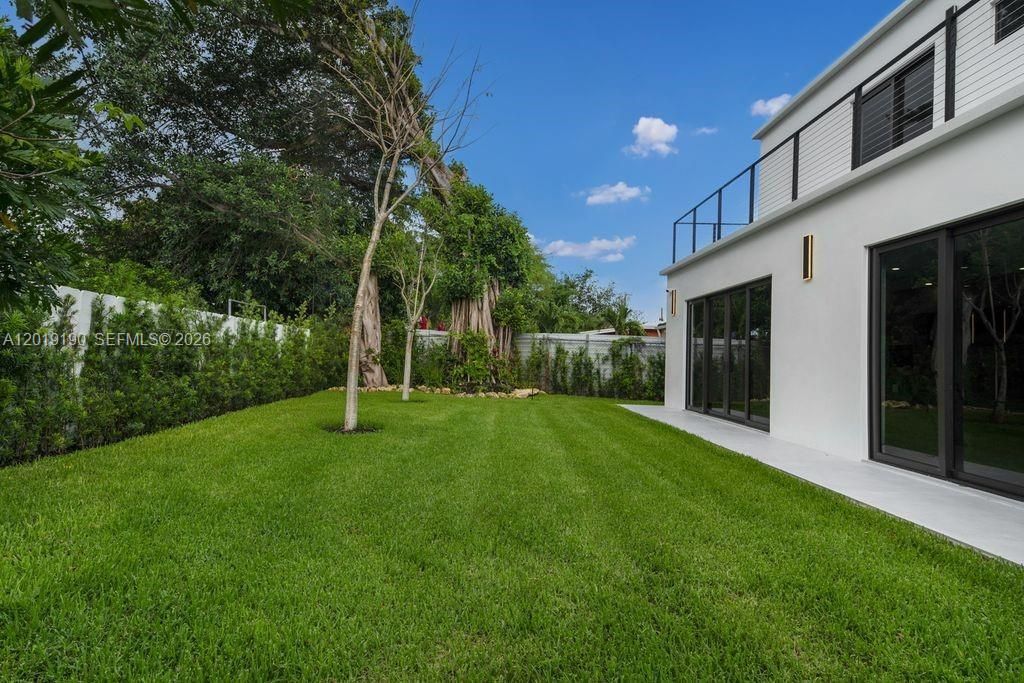 2265 SW 4 St , Miami, FL 33135 Photo