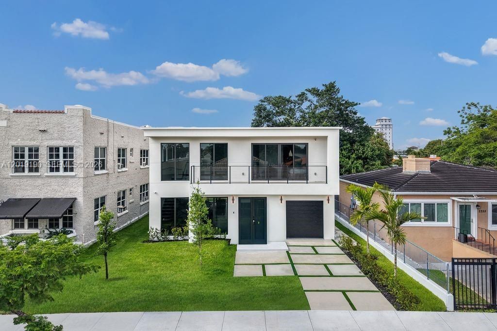 2265 SW 4 St , Miami, FL 33135 Photo