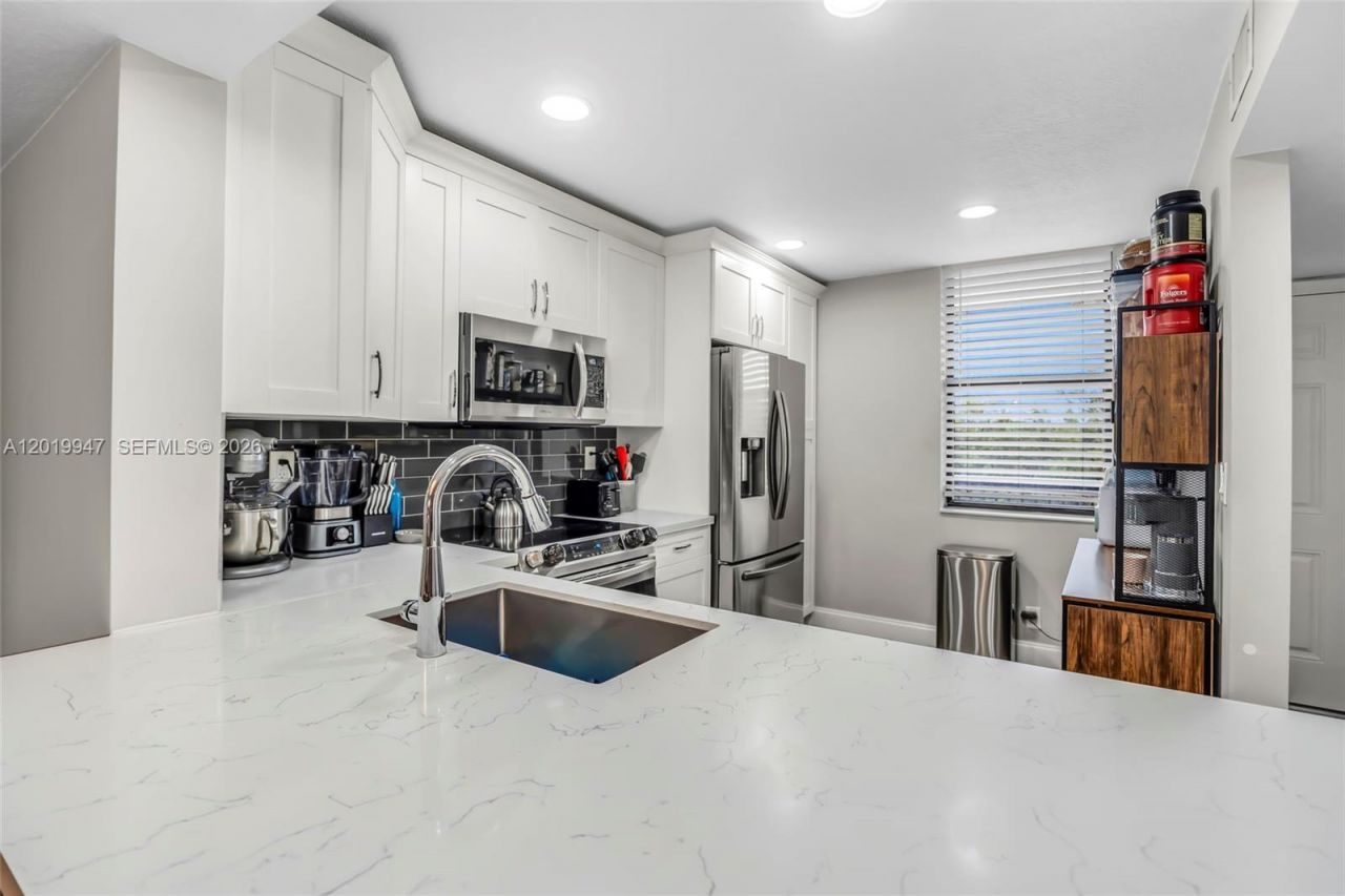 2768 Carambola Cir S, Unit 401, Coconut Creek, FL 33066 Photo