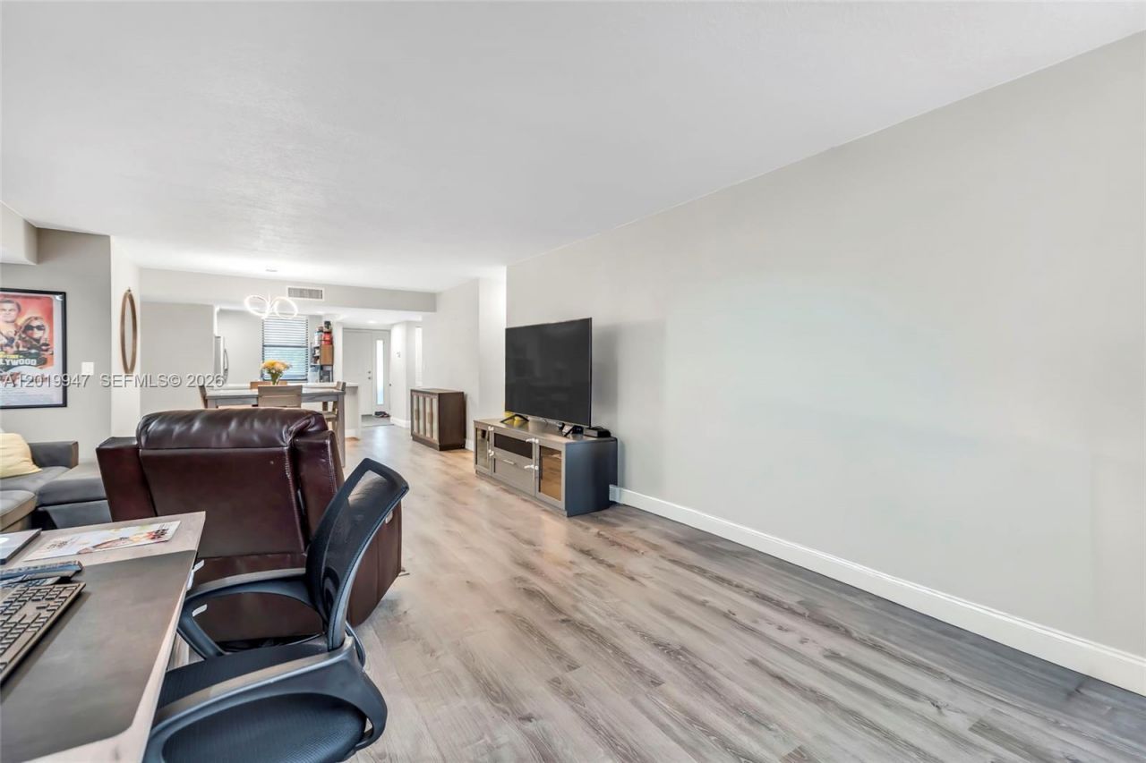 2768 Carambola Cir S, Unit 401, Coconut Creek, FL 33066 Photo