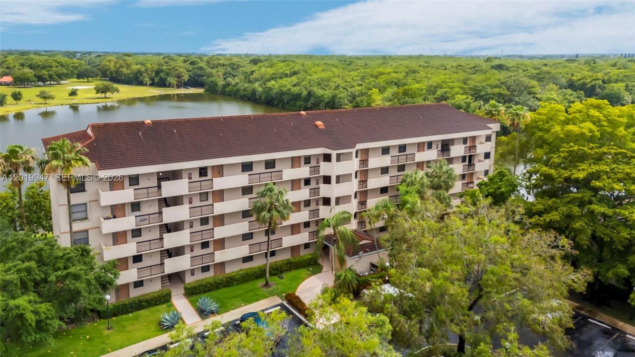 2768 Carambola Cir S, Unit 401, Coconut Creek, FL 33066 Photo