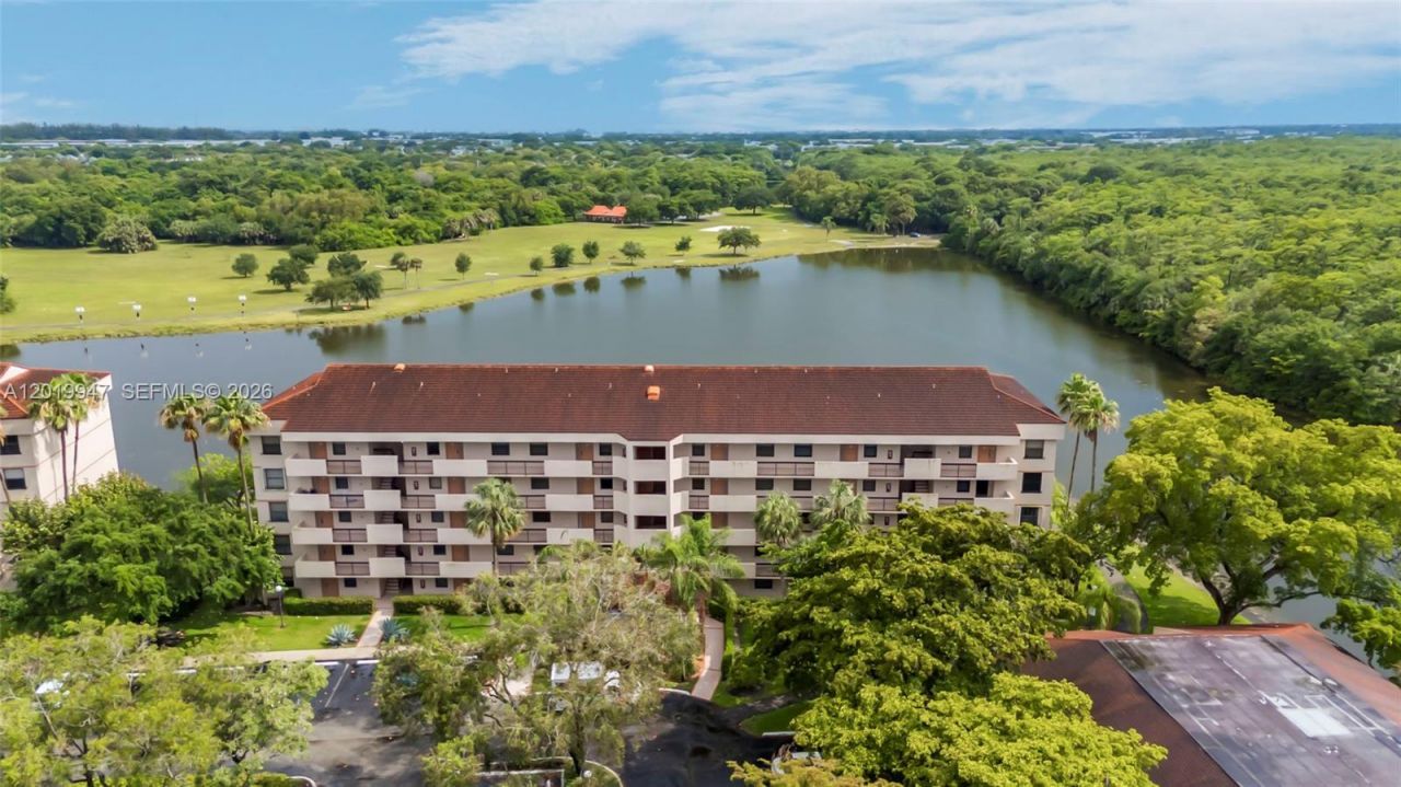 2768 Carambola Cir S, Unit 401, Coconut Creek, FL 33066 Photo