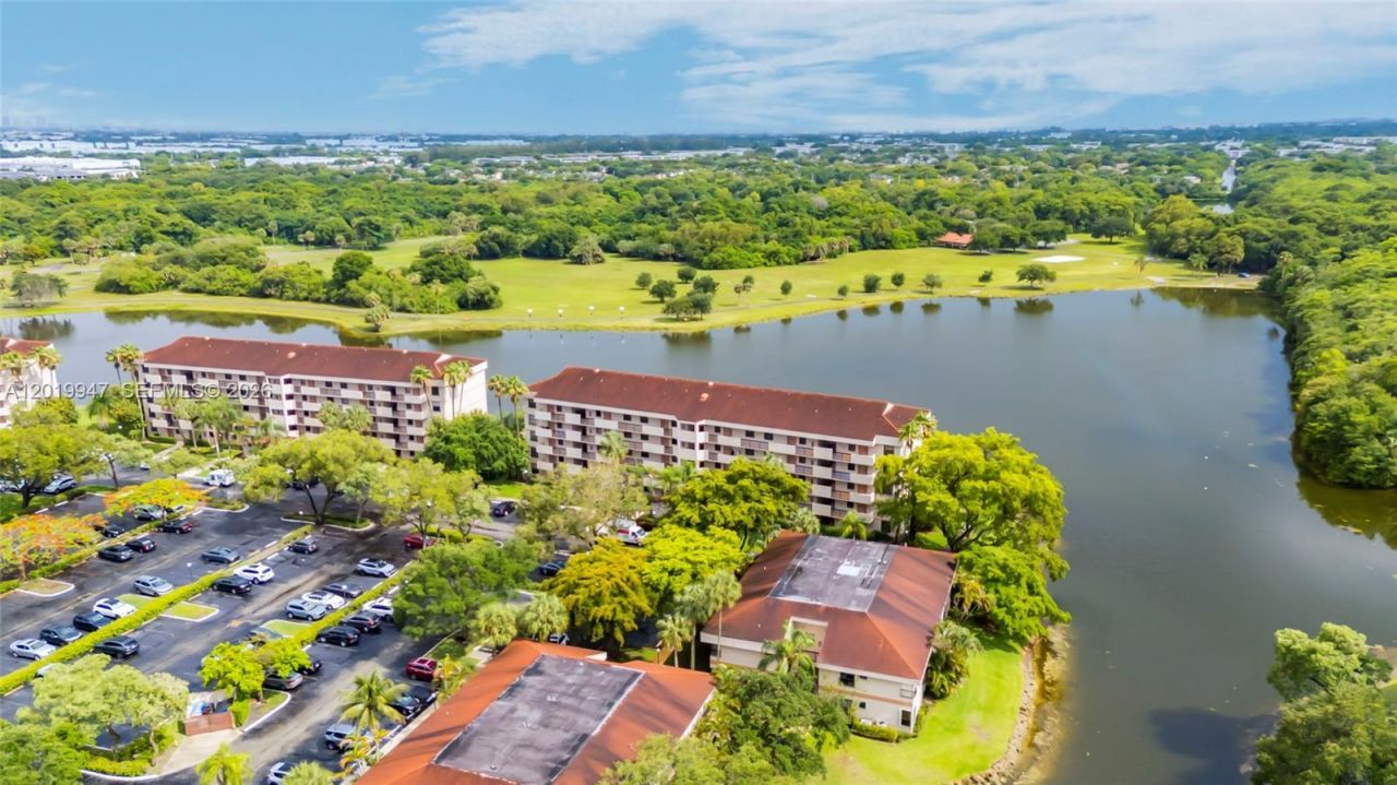 2768 Carambola Cir S, Unit 401, Coconut Creek, FL 33066 Photo