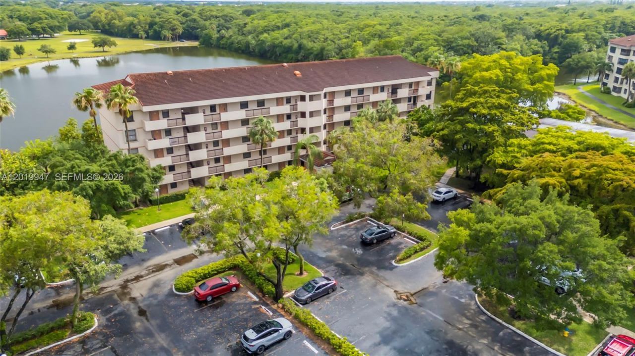 2768 Carambola Cir S, Unit 401, Coconut Creek, FL 33066 Photo