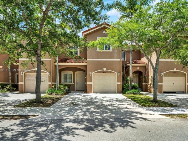 8566 SW 214th Way , Cutler Bay, FL 33189