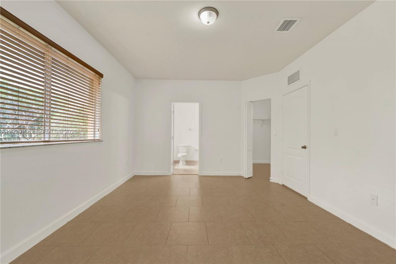 8566 SW 214th Way , Cutler Bay, FL 33189 Photo