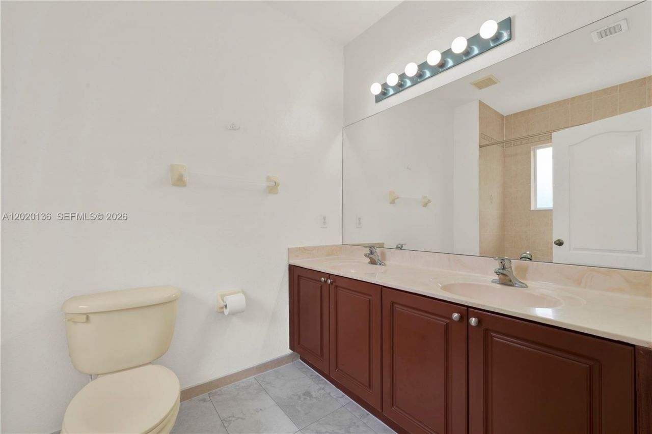 8566 SW 214th Way , Cutler Bay, FL 33189 Photo