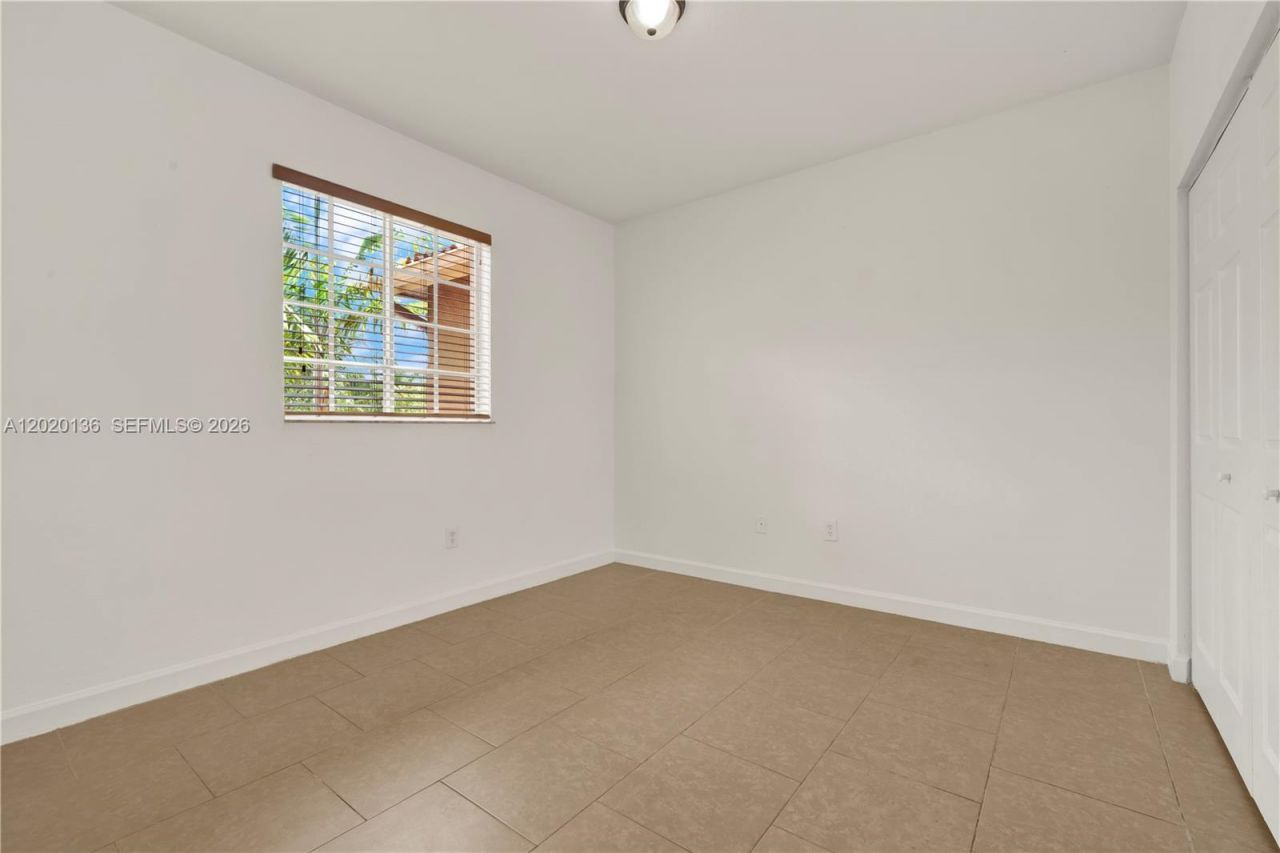 8566 SW 214th Way , Cutler Bay, FL 33189 Photo