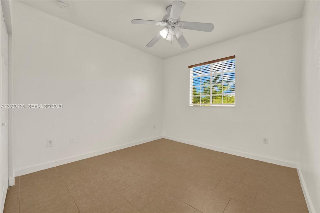 8566 SW 214th Way , Cutler Bay, FL 33189 Photo