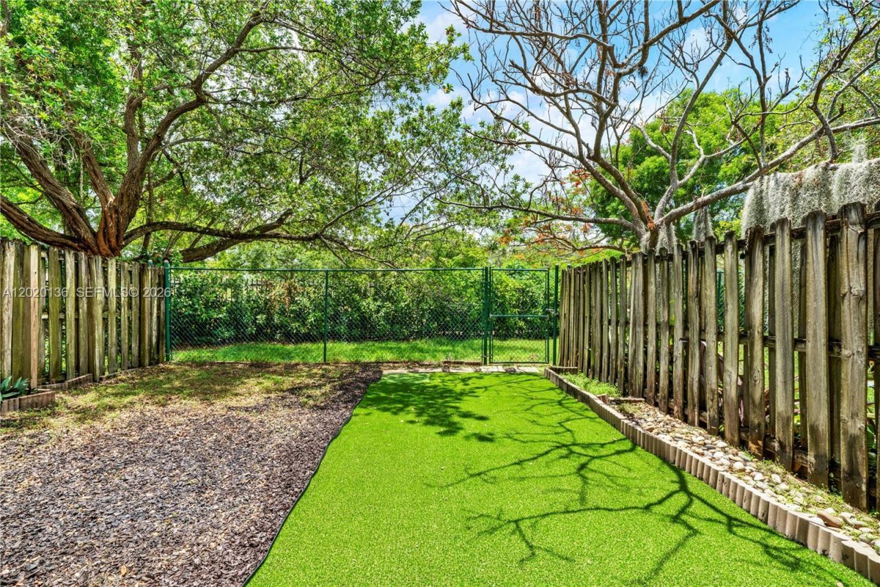 8566 SW 214th Way , Cutler Bay, FL 33189 Photo