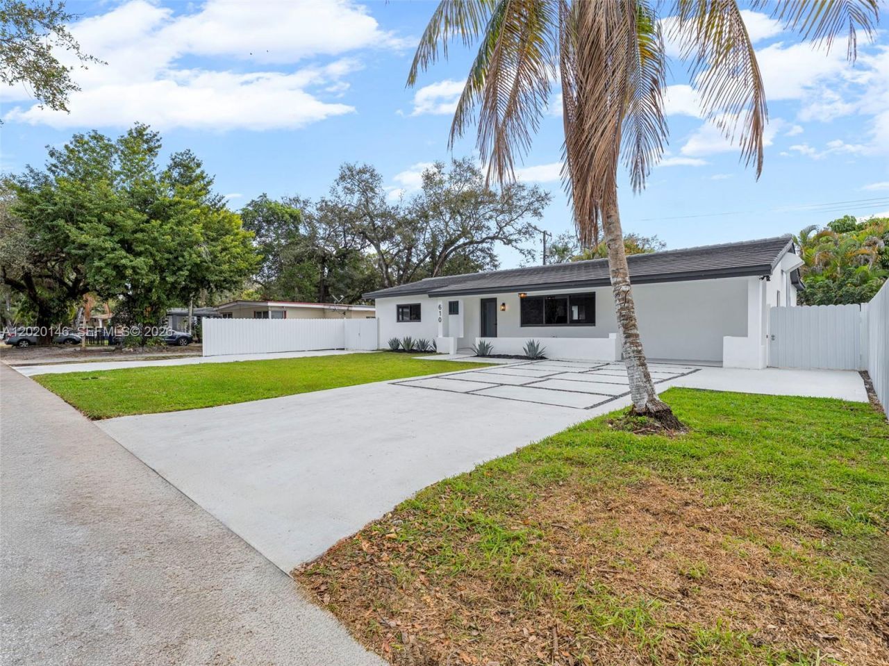 610 NE 164th Ter , Miami, FL 33162 Photo