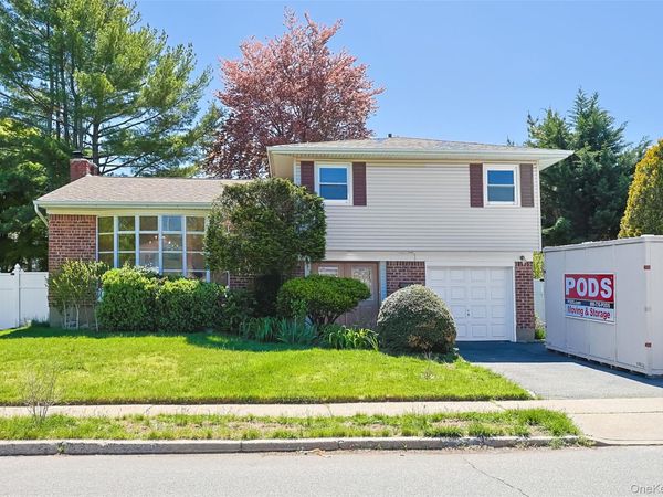 29 Edna Drive, Syosset, NY 11791