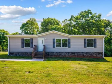 5046 Red House Road, Appomattox, VA 24522