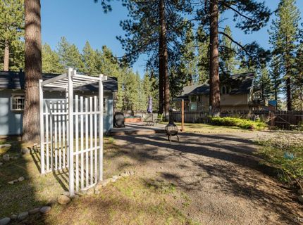 2891 Oakland Avenue, South Lake Tahoe, CA 96150 Photo