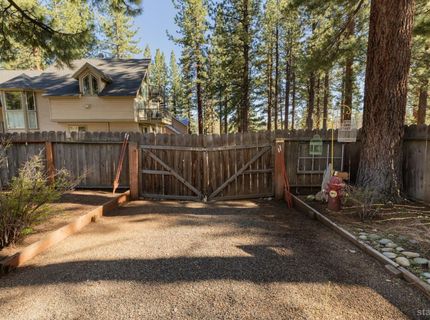 2891 Oakland Avenue, South Lake Tahoe, CA 96150 Photo