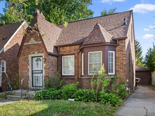 10042 Grayton Street, Detroit, MI 48224