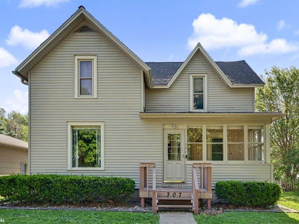 307 3rd Avenue, Melbourne, IA 50162