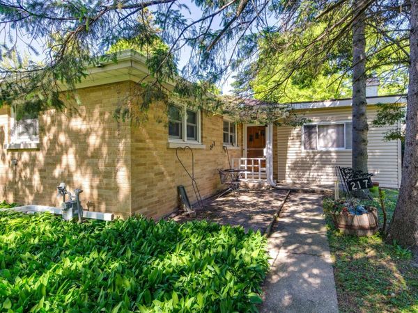 217 Dalton Avenue , Mundelein, IL 60060