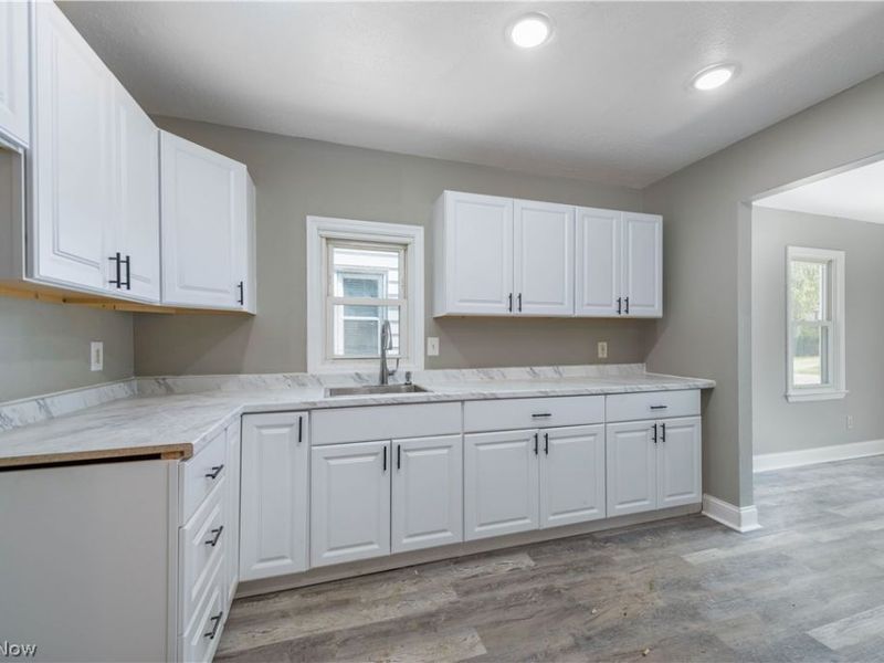 12506 Matherson Avenue, Cleveland, OH 44135 Photo 12