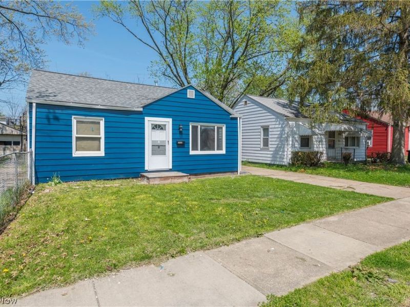 12506 Matherson Avenue, Cleveland, OH 44135 Photo 2