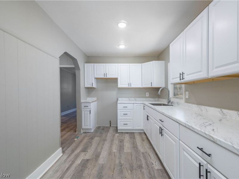 12506 Matherson Avenue, Cleveland, OH 44135 Photo 9
