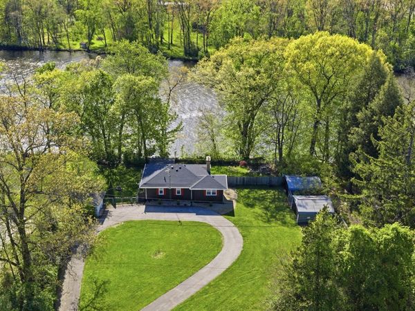 1828 Bond Street, Niles, MI 49120