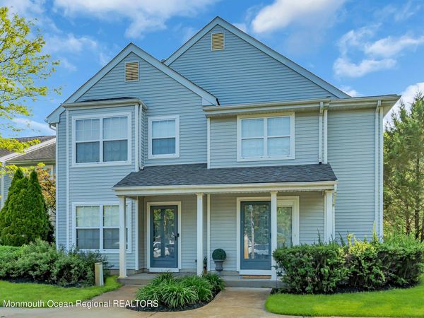 131 Wellington Court, Unit 4-1, Manalapan, NJ 07726